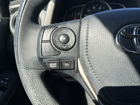 Used 2015 Toyota RAV4 LE image 16