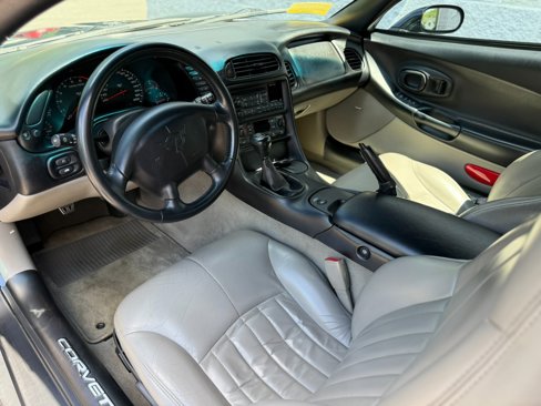Used 1999 Chevrolet Corvette Convertible w/ Memory Pkg image 13