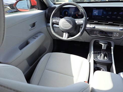 Used 2024 Hyundai Kona SEL image 9