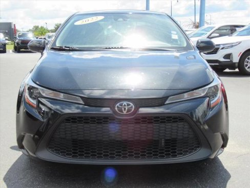 Used 2022 Toyota Corolla LE image 3