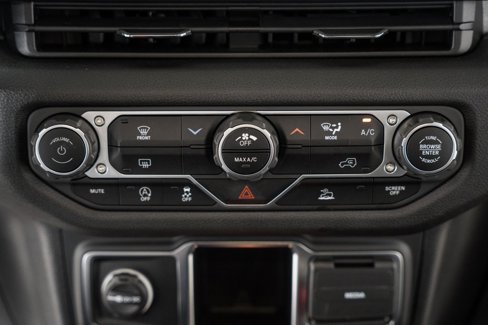 Used 2024 Jeep Wrangler Sport image 28