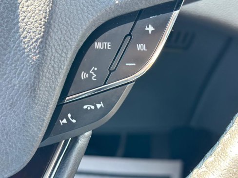 Used 2013 Lincoln MKZ image 25