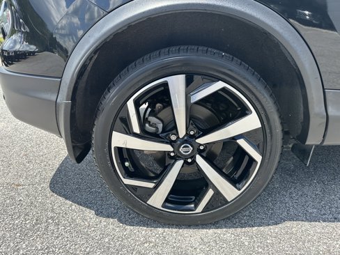 Used 2022 Nissan Rogue Sport SL w/ Premium Package image 17