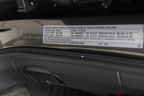Used 2021 Bentley Bentayga image 27
