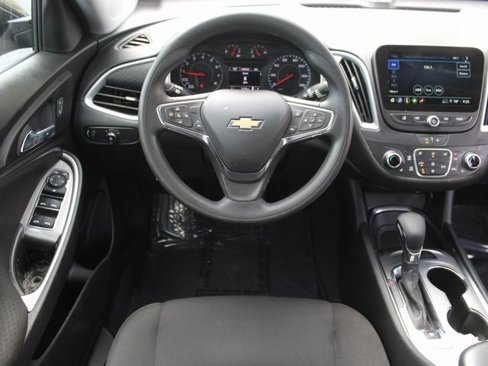 Used 2023 Chevrolet Malibu LT image 3
