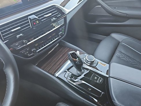 Used 2022 BMW 530i xDrive w/ Executive Package image 31