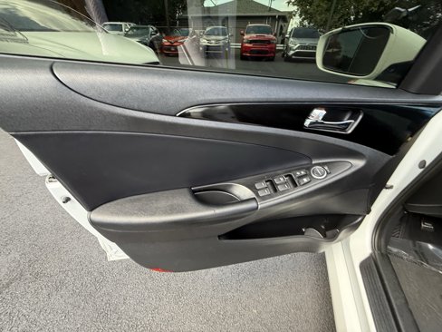 Used 2014 Hyundai Sonata SE w/ Premium Package 04 image 14