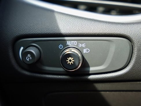 Used 2023 Chevrolet Malibu LT image 25