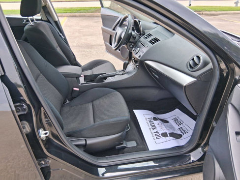 Used 2013 MAZDA MAZDA3 i SV image 11
