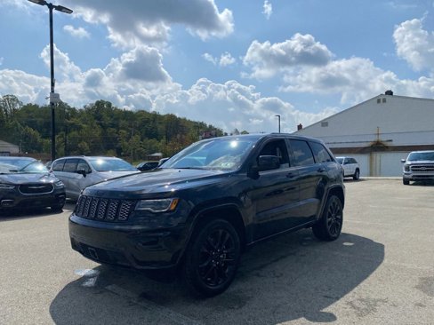 Used 2022 Jeep Grand Cherokee Laredo X image 5