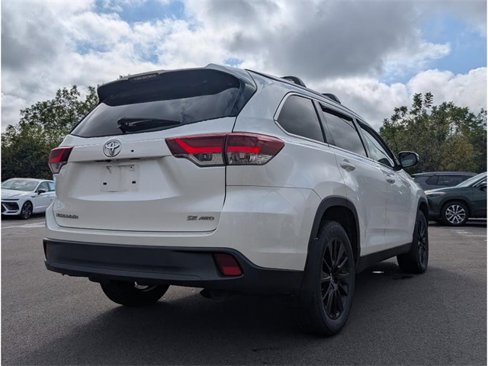 Used 2019 Toyota Highlander SE image 7