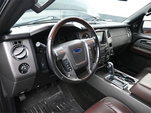 Used 2016 Ford Expedition Platinum image 18