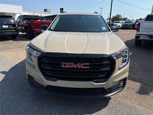 Used 2023 GMC Terrain SLE w/ Elevation Edition image 2