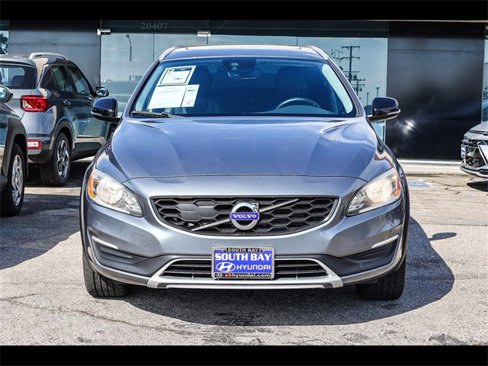 Used 2018 Volvo V60 T5 Cross Country w/ Convenience Package image 2