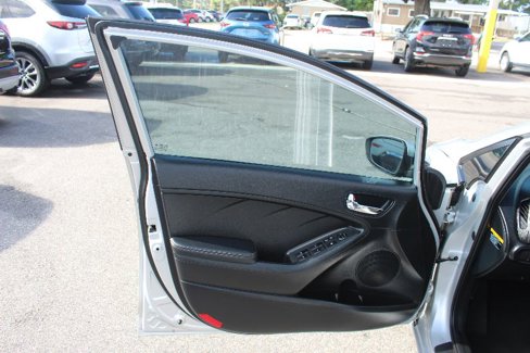 Used 2016 Kia Forte LX image 8