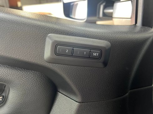 Used 2018 Nissan Titan PRO-4X image 17