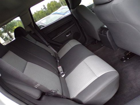Used 2010 Jeep Grand Cherokee Laredo image 22