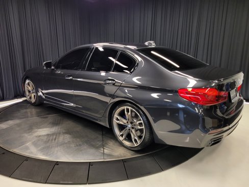 Used 2018 BMW M550i xDrive image 9