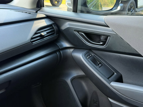 Used 2024 Subaru Crosstrek 2.0i Premium image 32