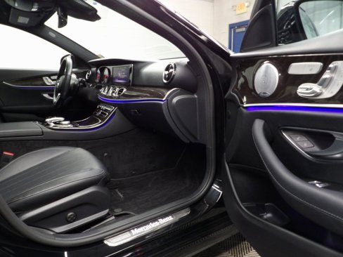 Used 2019 Mercedes-Benz E 300 4MATIC image 25