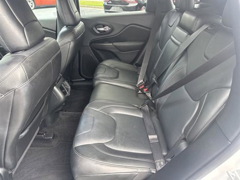 Used 2015 Jeep Cherokee Limited image 12