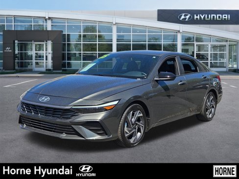 Certified 2025 Hyundai Elantra Sport image 1