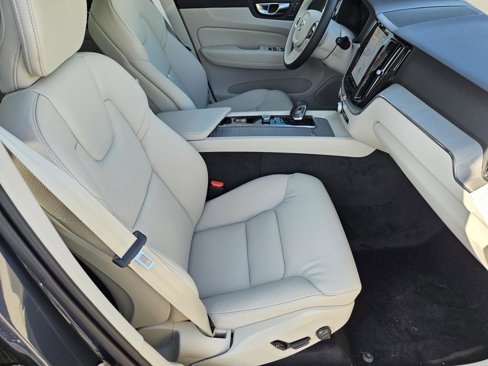 New 2025 Volvo XC60 B5 Plus w/ Protection Package Premier image 38