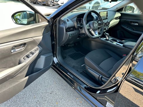 Used 2022 Nissan Sentra SV image 12