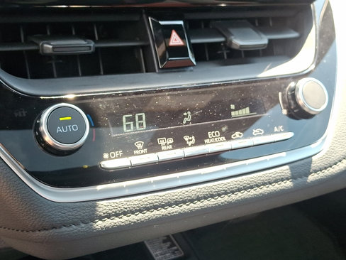 Certified 2025 Toyota Corolla SE image 15