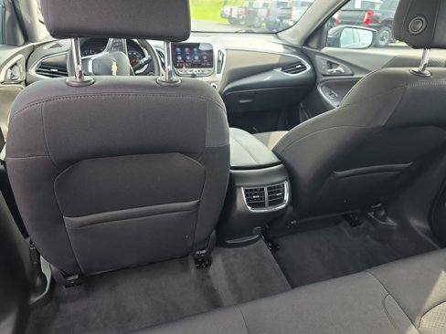 Used 2021 Chevrolet Malibu LT image 24