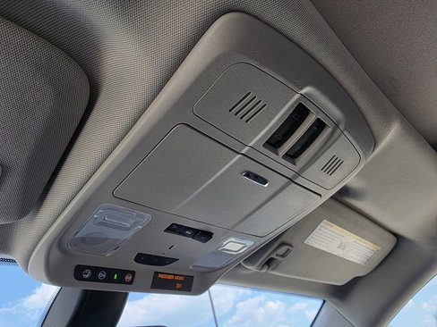 Used 2019 Buick Envision Essence image 29