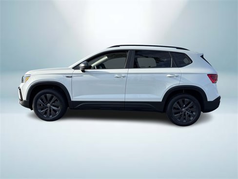 Certified 2022 Volkswagen Taos S image 3