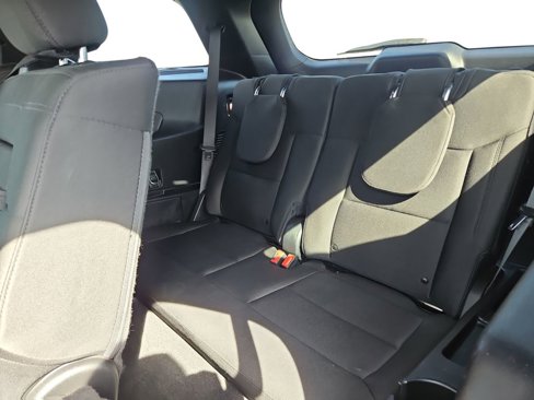Used 2020 Ford Explorer XLT w/ Comfort Package image 14