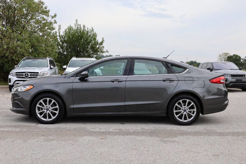 Used 2017 Ford Fusion SE w/ Fusion SE Technology Package image 8
