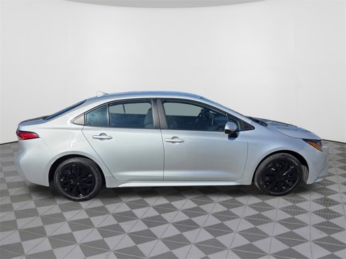 Used 2021 Toyota Corolla LE image 5