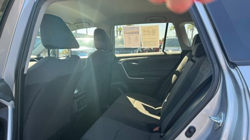 Used 2021 Toyota RAV4 XLE image 22
