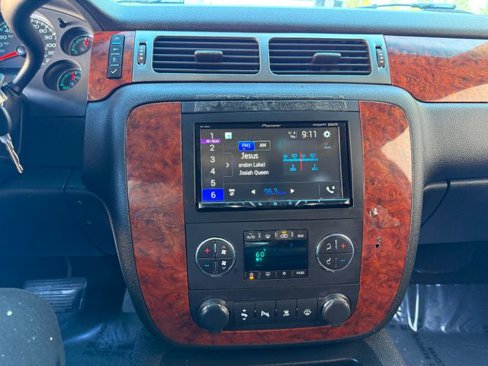 Used 2008 Chevrolet Suburban LTZ w/ LTZ Preferred Equipment Group image 9