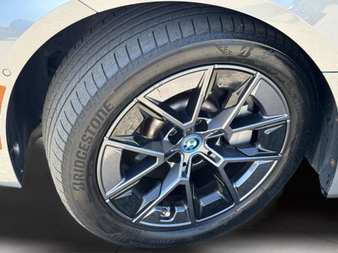Used 2022 BMW i4 eDrive40 image 55