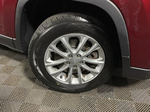 Used 2019 Jeep Cherokee Latitude w/ Cold Weather Group image 36
