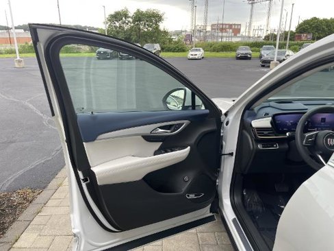 Used 2024 Buick Envision Avenir image 17