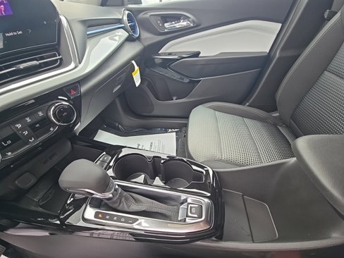 New 2025 Chevrolet Trax LT w/ LT Convenience Package image 23