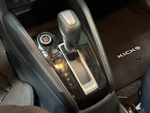 Used 2021 Nissan Kicks S image 17