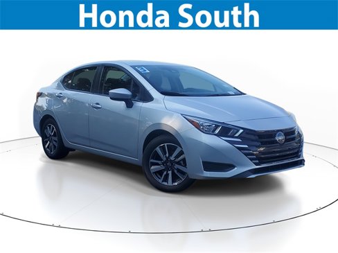 Used 2023 Nissan Versa SV image 1