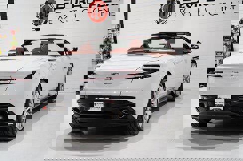 Used 2019 Aston Martin DB11 Volante image 38