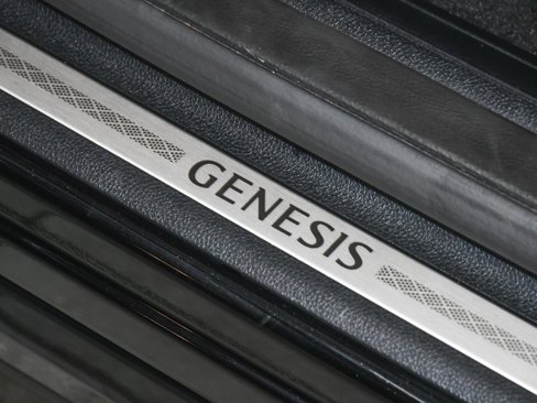 Used 2025 Genesis GV70 2.5T Select w/ Select Package image 11