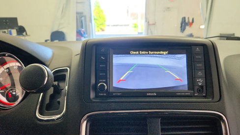 Used 2018 Dodge Grand Caravan SE w/ UConnect Hands-Free Group image 23