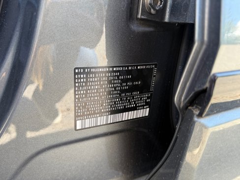 Used 2024 Volkswagen Tiguan SE R-Line image 39