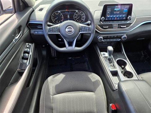 Used 2023 Nissan Altima 2.5 SV image 15