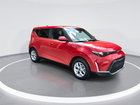 Used 2025 Kia Soul LX w/ LX Technology Package image 2