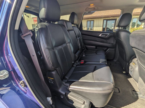 Used 2018 Nissan Pathfinder Platinum w/ Cargo Package image 13
